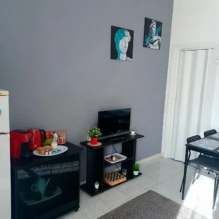 Διαμέρισμα Intero Luminoso E Accogliente !