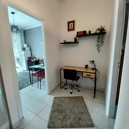 Διαμέρισμα Intero Luminoso E Accogliente !